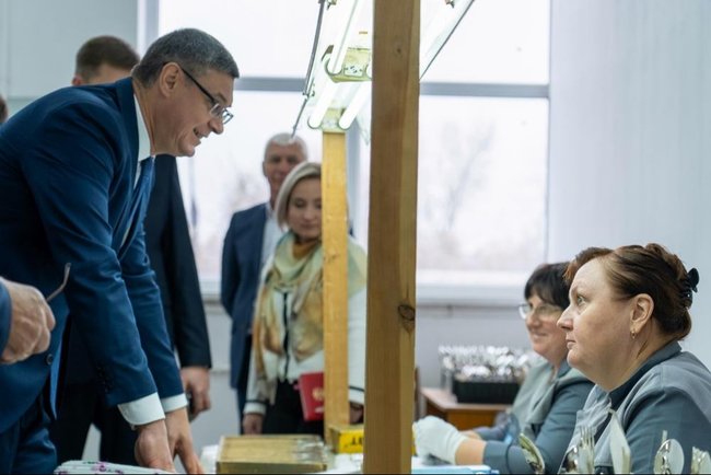 Губернатор Владимирской област Александр Авдеев посетил предприятие «Мстерский ювелир» в преддверии столетнего юбилея