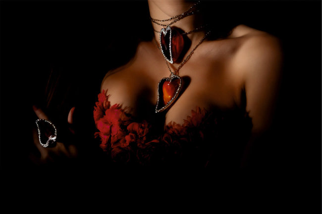 Янтарный комбинат разработал технологию нанесения потали на балтийский камень